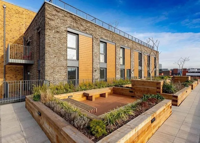 Luxury 1 Bedroom Flat With Balcony - St Anne\'S
